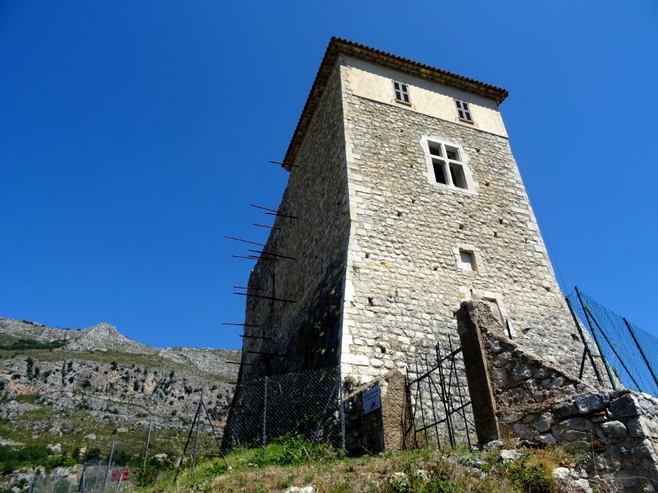 Enceinte du château de Basses-Gréolières, Gréolières, Alpe… 