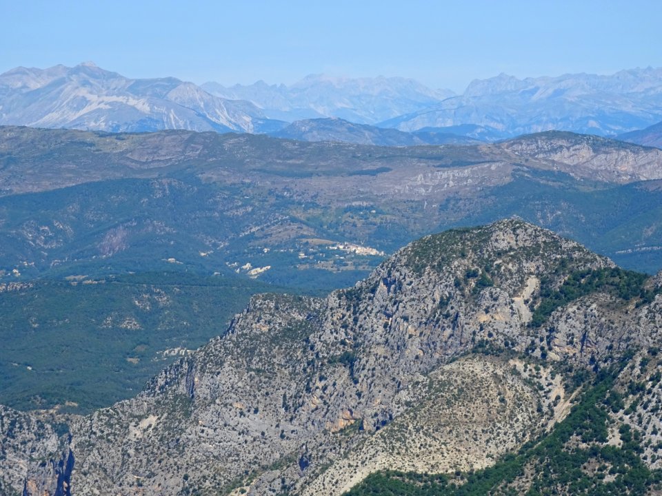 Paysage vers le nord, depuis le parking-point de vue, sur … 