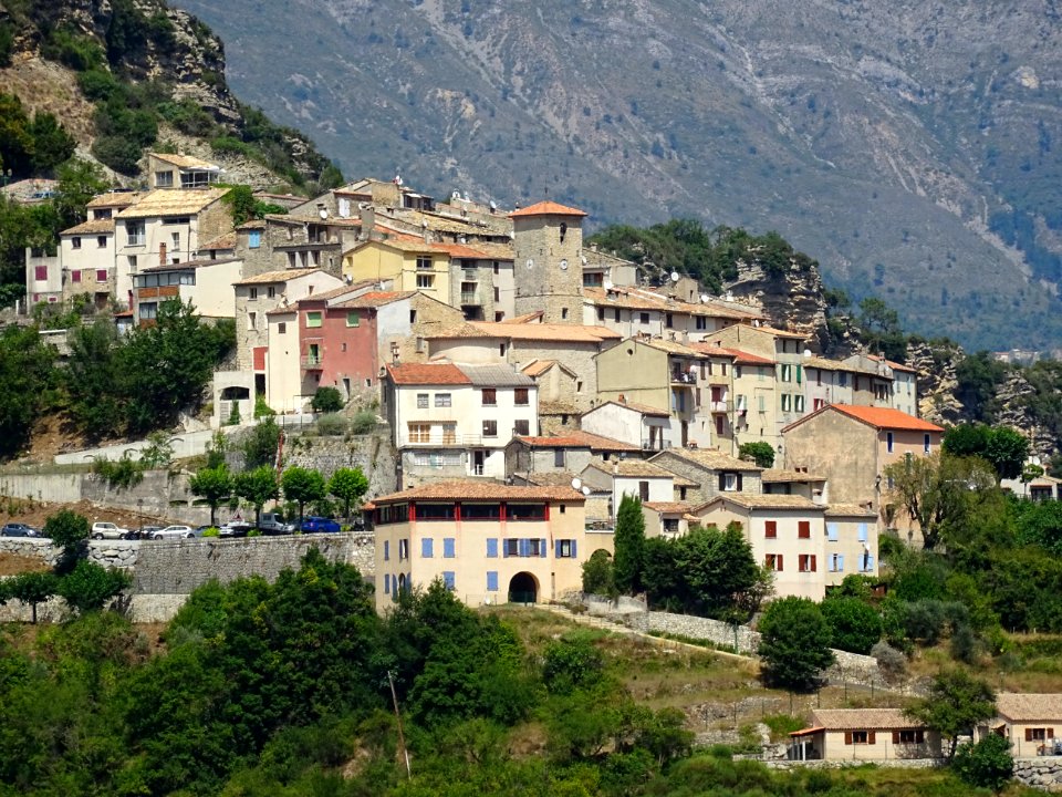 Le village autour de l'église Saint-Jacques, Les Ferres, A… 