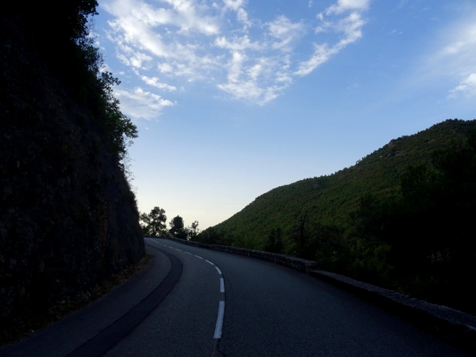 Dans la montée vers Bonson, Alpes-Maritimes 