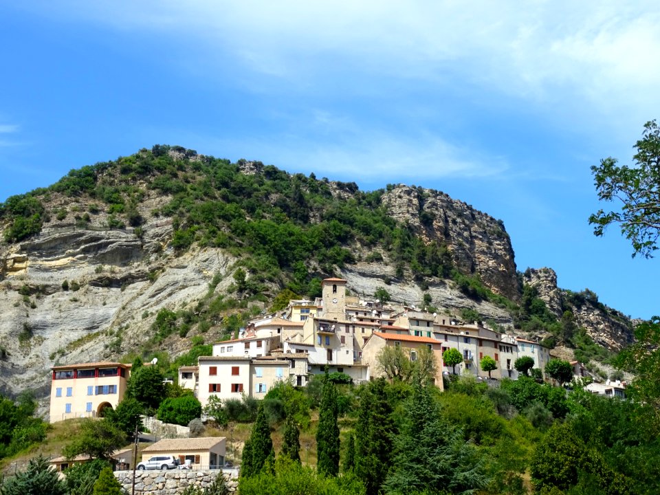 Le village autour de l'église Saint-Jacques, Les Ferres, A… 