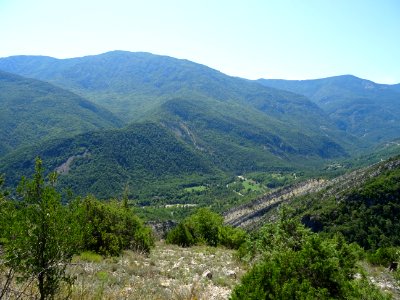 Vue plongeante sur la vallée de l'Estéron, juste avant d'a… 