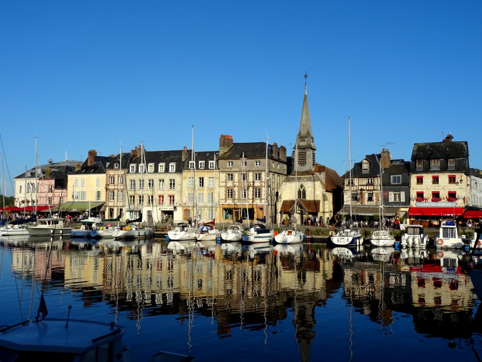 Rivière la Morelle et chapelle Saint-Etienne, Honfleur, Ca… 