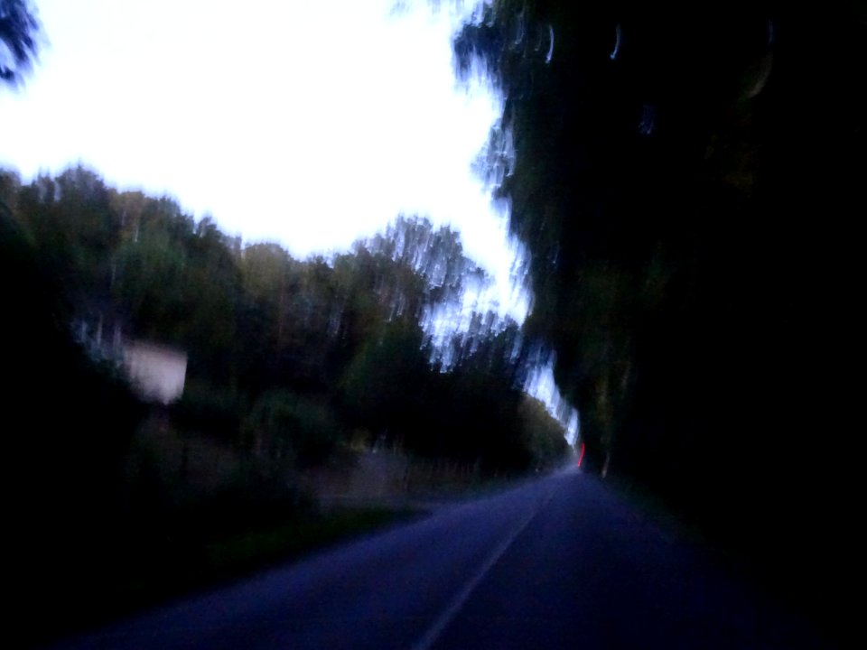 Dernière longue montée, sur la route entre Monfort-sur-Ris… 