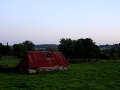 Vieille grange en ruines, Corneville-sur-Risle, Eure 