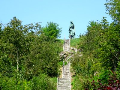 L'escalier qui monte vers la statue de Vercingétorix, Alis… 