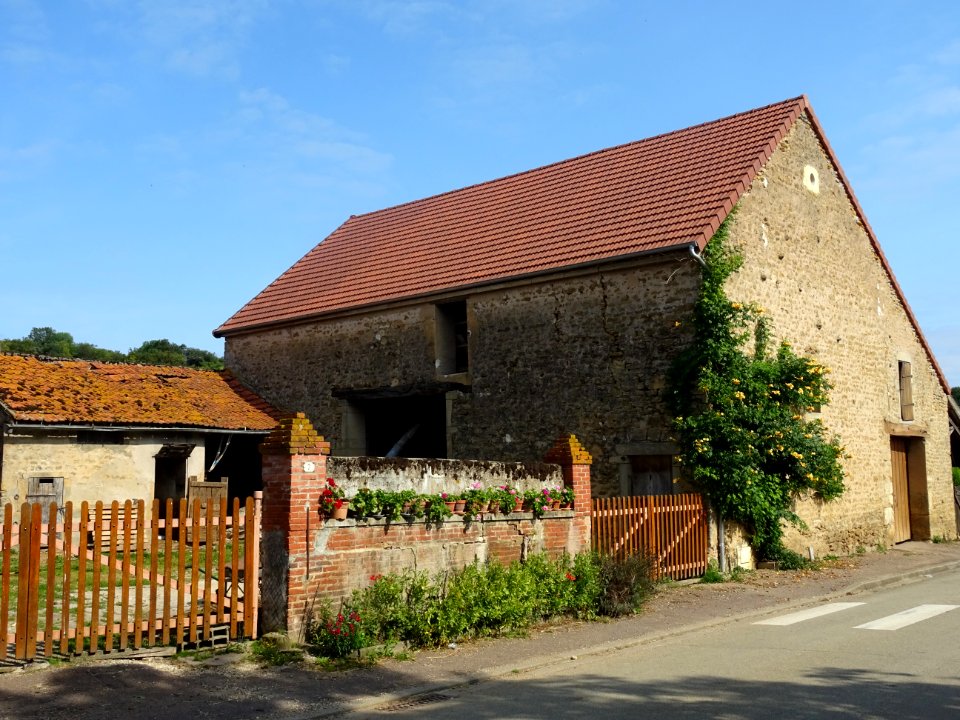 Ferme entre Sauvigny-le-Bois et Montjalin, Yonne 