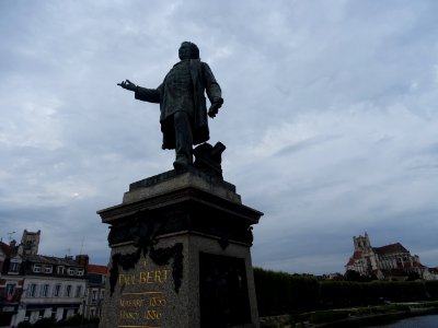 Statue à Paul Bert, au bord de l'Yonne, Auxerre, Yonne 
