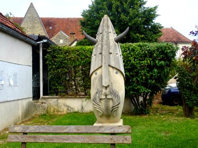 Statue tête de gaulois ou tête de viking ? , Argenteuil-su… 