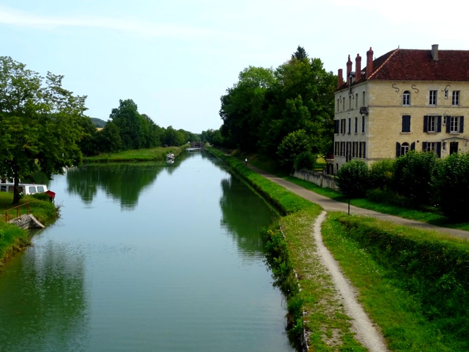 Canal de Bourgogne, entre Ancy-le-Franc et Cusy, Yonne 