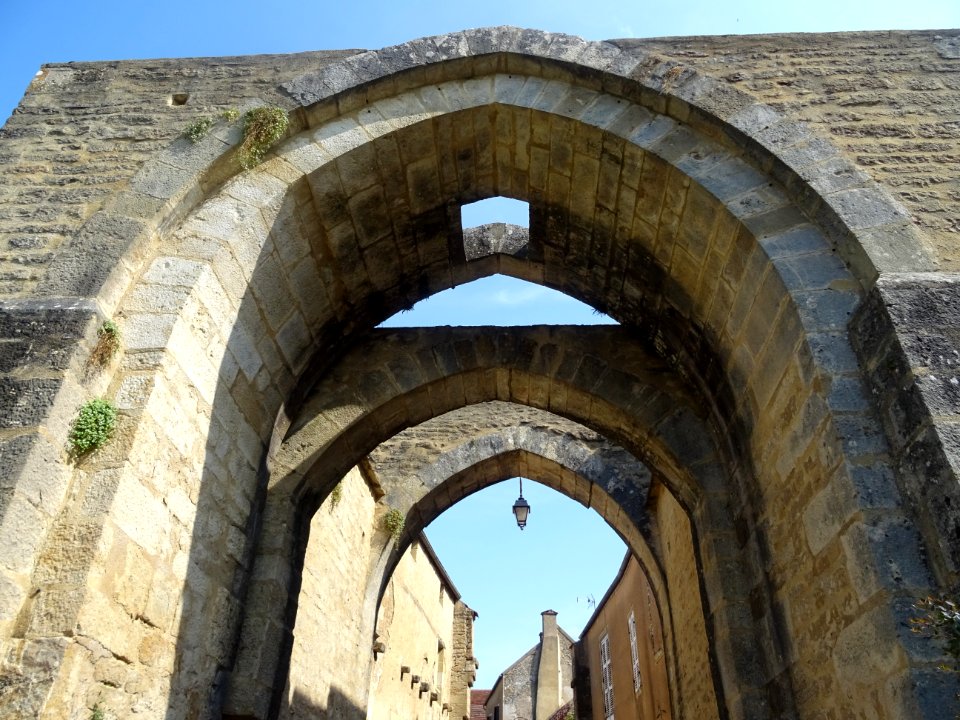 La Porte d'en Bas, Montréal, Yonne 