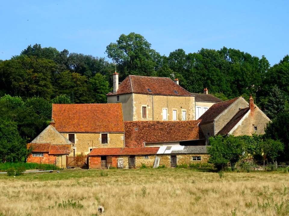 Ferme entre Sauvigny-le-Bois et Montjalin, Yonne 