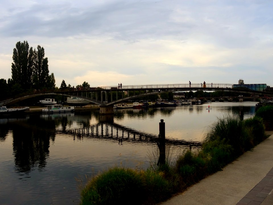 Sur les bords de l'Yonne, Auxerre, Yonne 