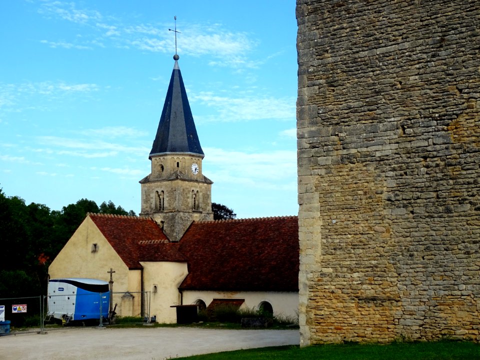 Donjon et église Saint-Martin, Salives, Côte-d'Or 