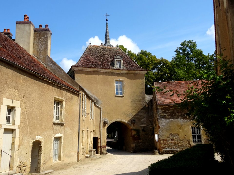 Maisons ... dans l'enceinte du château d'Epoisse, Epoisse,… 
