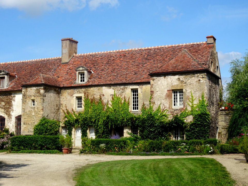 Ferme .. ? dans l'enceinte du château d'Epoisse, Epoisse, … 