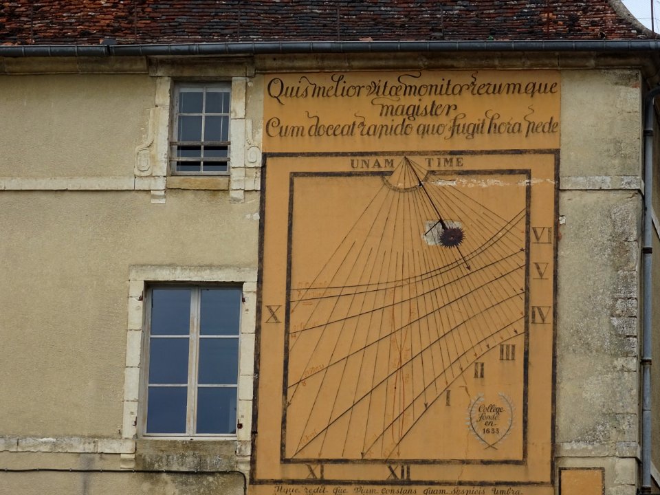 Cadran solaire, Noyers-sur-Serein, Yonne 