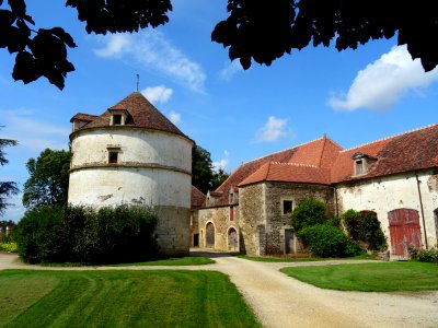Ferme .. ? dans l'enceinte du château d'Epoisse, Epoisse, … 