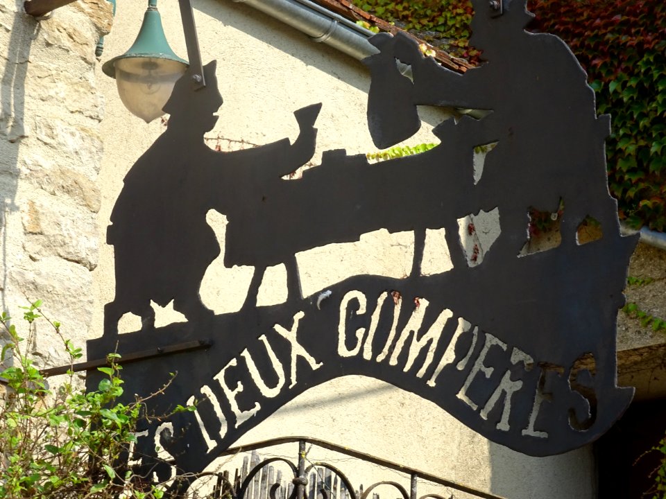 Enseigne Les Deux Compères, Montréal, Yonne 