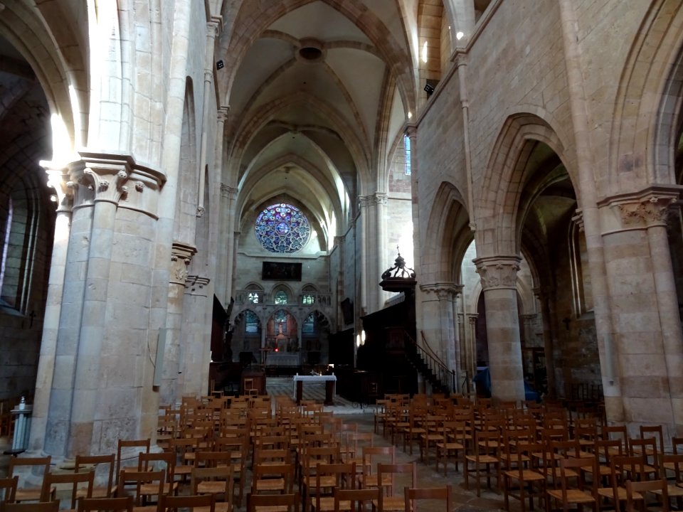 Nef, abbaye de Saint-Seine, Saint-Seine-l'Abbaye, Côte-d'O… 