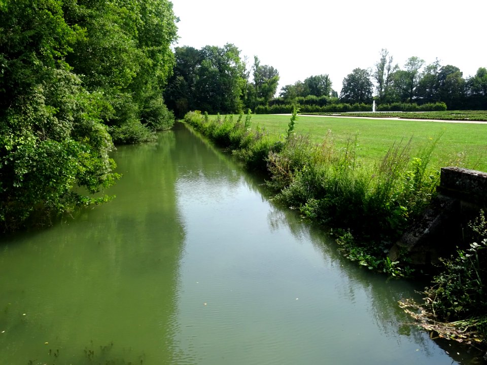 Canal de la Comelle, autour du château d'Ancy-le-Franc, An… 