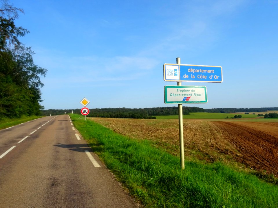 Entrée dans le département de la Côte-d'Or 