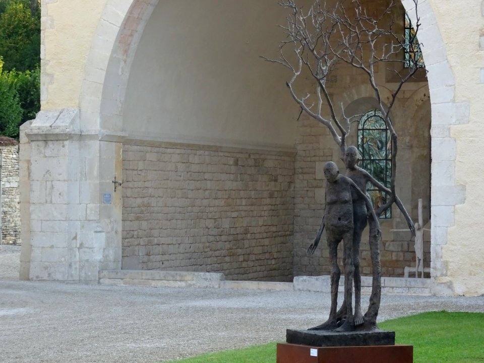 Statue en bronze de Marc Petit, dans l'abbaye-Auberive, Au… 