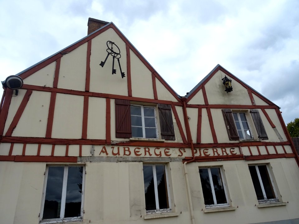 Les trois clés de l'Auberge Saint Pierre, Dampierre, Yveli… 