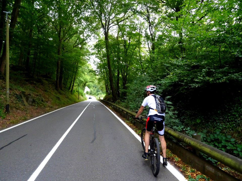 Route des cascades, juste avant les Vaux de Cernay 