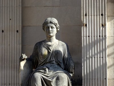 Statue ... Collège Camille Saint-Saens, Chaumont, Haute-Ma… 