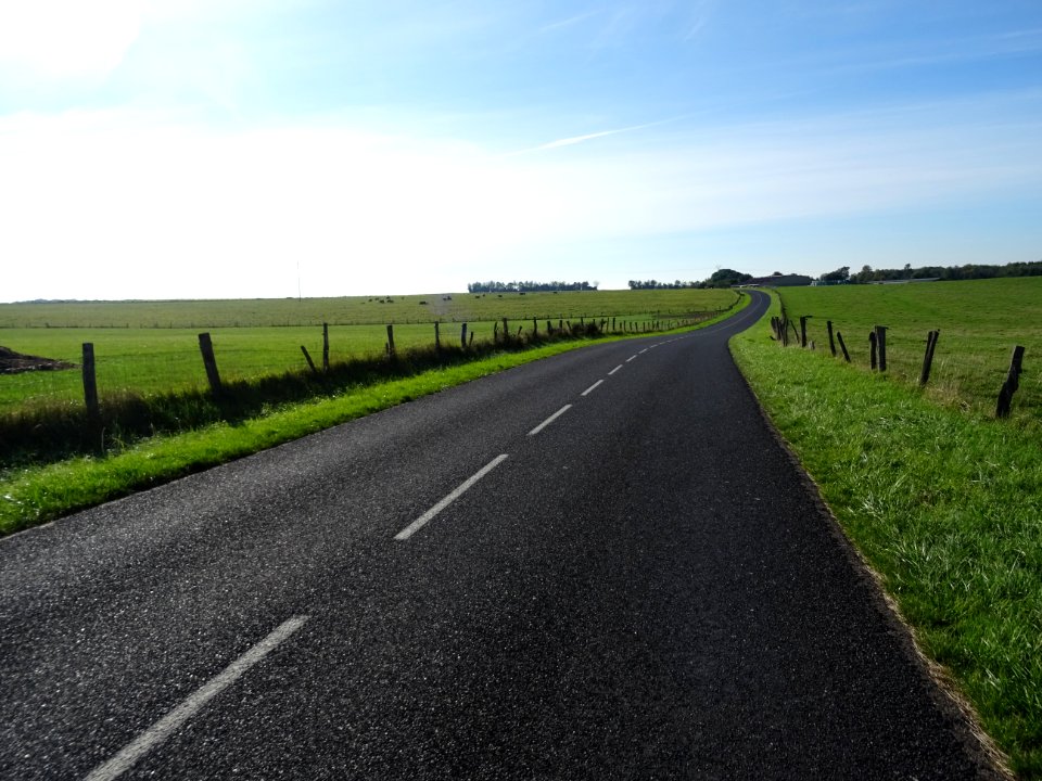 Sur la route entre Bar-le-Duc et Montplonne, Meuse 