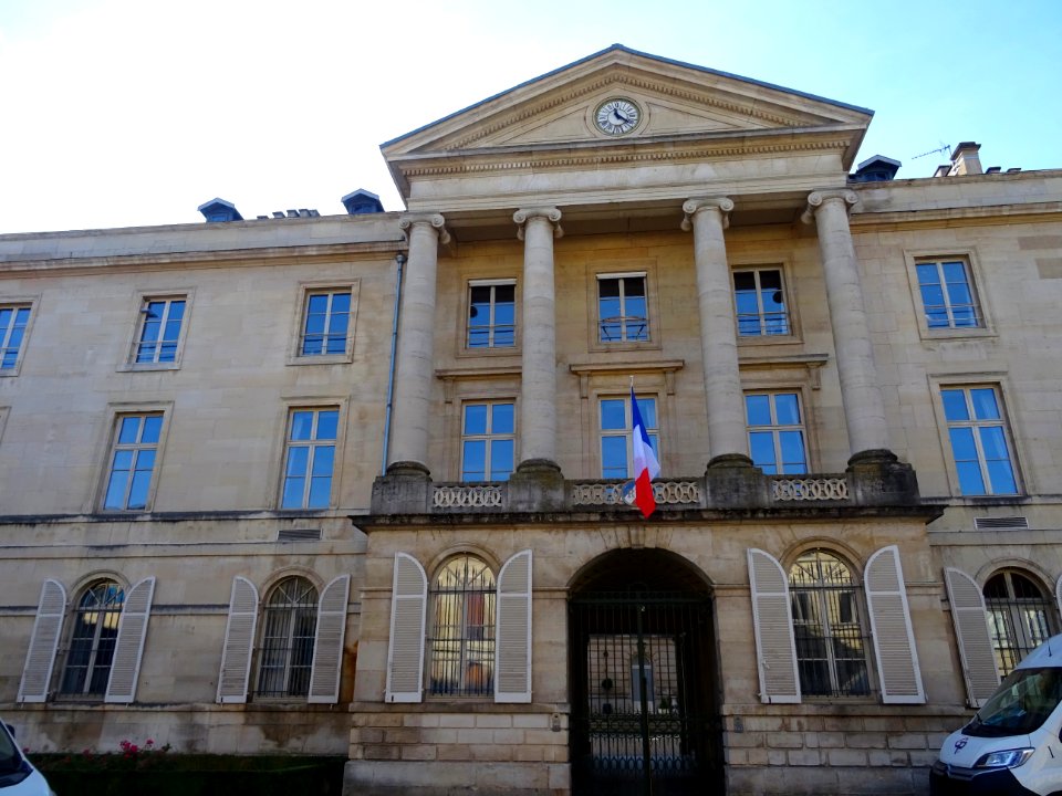 Portique à colonnes, préfecture de la Meuse, Bar-le-Duc, M… 