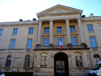 Portique à colonnes, préfecture de la Meuse, Bar-le-Duc, M… 