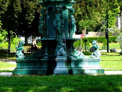 Détail de la fontaire dans le square Boulingrin, Chaumont,… 