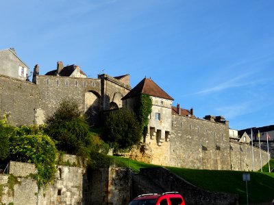 Remparts ou enceinte qui protègent la ville haute, Langres… 