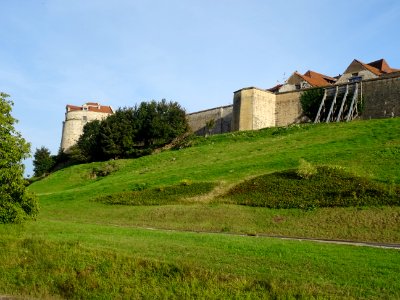 Remparts ou enceinte qui protègent la ville haute, Langres… 