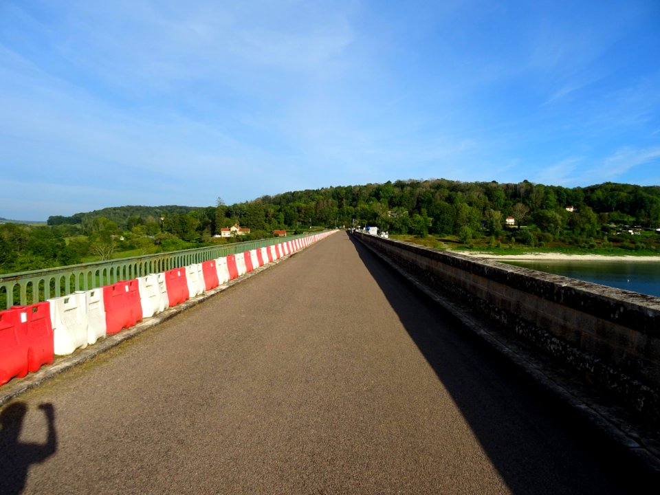Sur le barrage du réservoir de la Mouche, Saint-Ciergues, … 