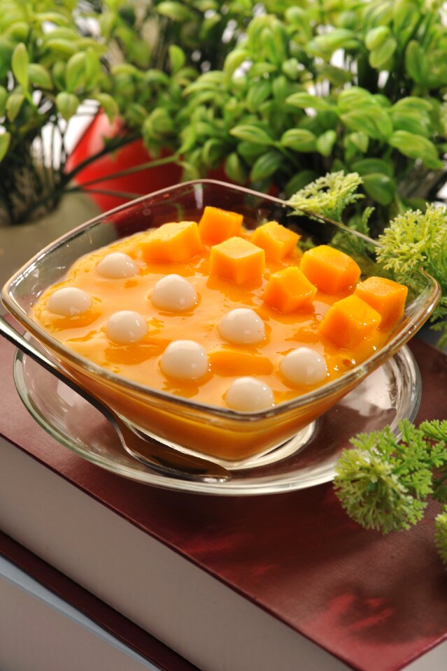 Refreshing gourmet hot and cold drink