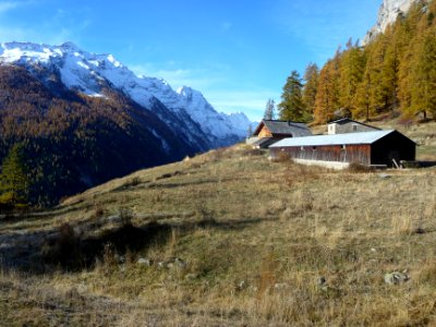 Le bout du Col de la Pousterle, gîte d'étape et ancienne f… 
