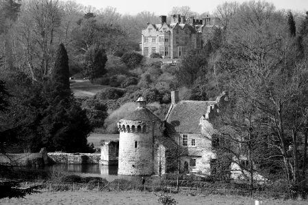 396 kent Scotney Castle photo