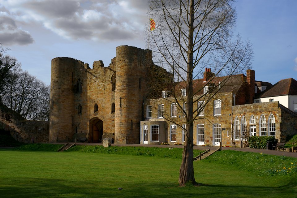 246 kent Tonbridge Castle 