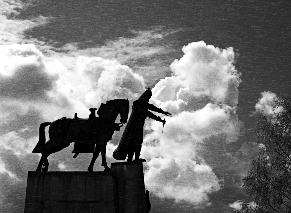 283 vilnius Gediminas Statue Art photo