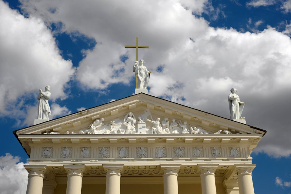 271 vilnius Looking Heavenwards 