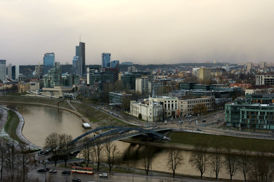 221 vilnius Christmas Day - snow shower imminent 