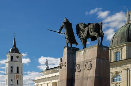 203 vilnius Gediminas Statue photo