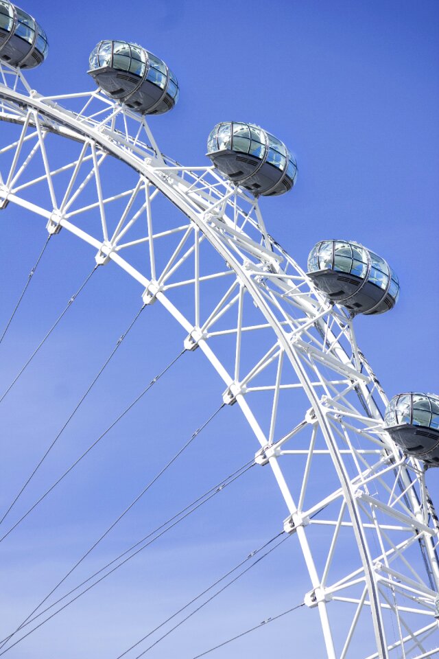 Joust holiday ferris wheel
