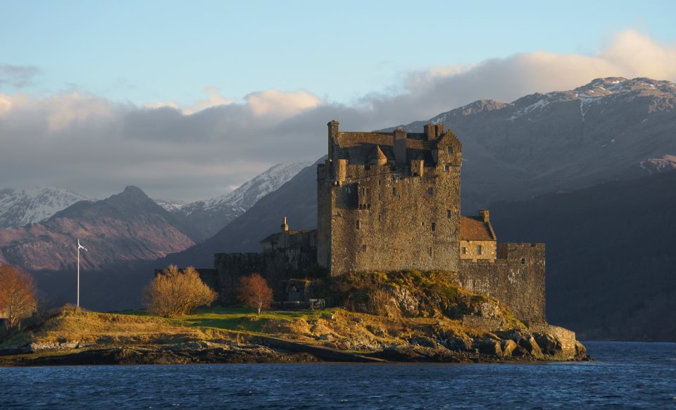 55 highlands Eilean Donan Castle 