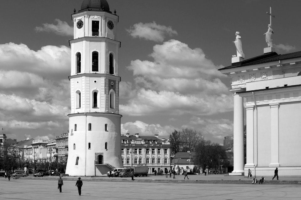 11 vilnius Cathedral Square 