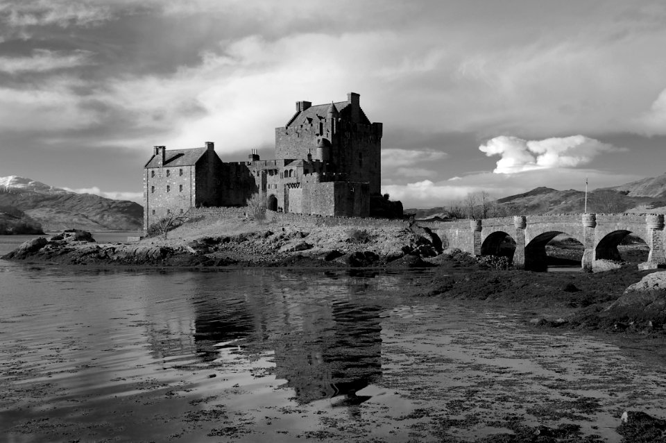 31 highlands Eilean Donan Castle 