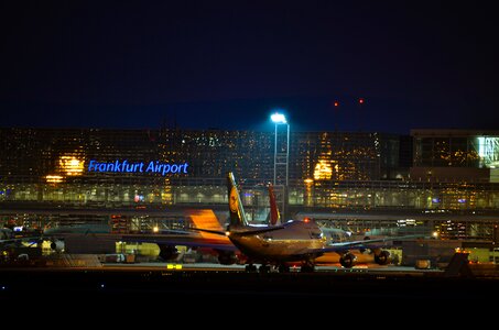 Boeing 747 night photo